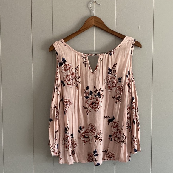 Gypsies & Moondust floral cold shoulder 3/4 sleeve top size L - Picture 2 of 7